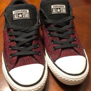 Converse All Star Size 7 Tennis Shoes